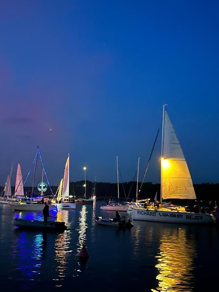 Powidz Lakeside Hotel & Restaurant מראה חיצוני תמונה