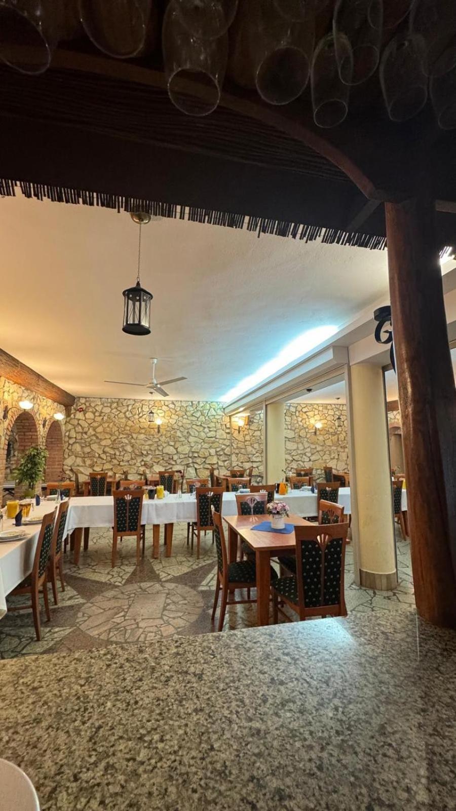 Powidz Lakeside Hotel & Restaurant מראה חיצוני תמונה