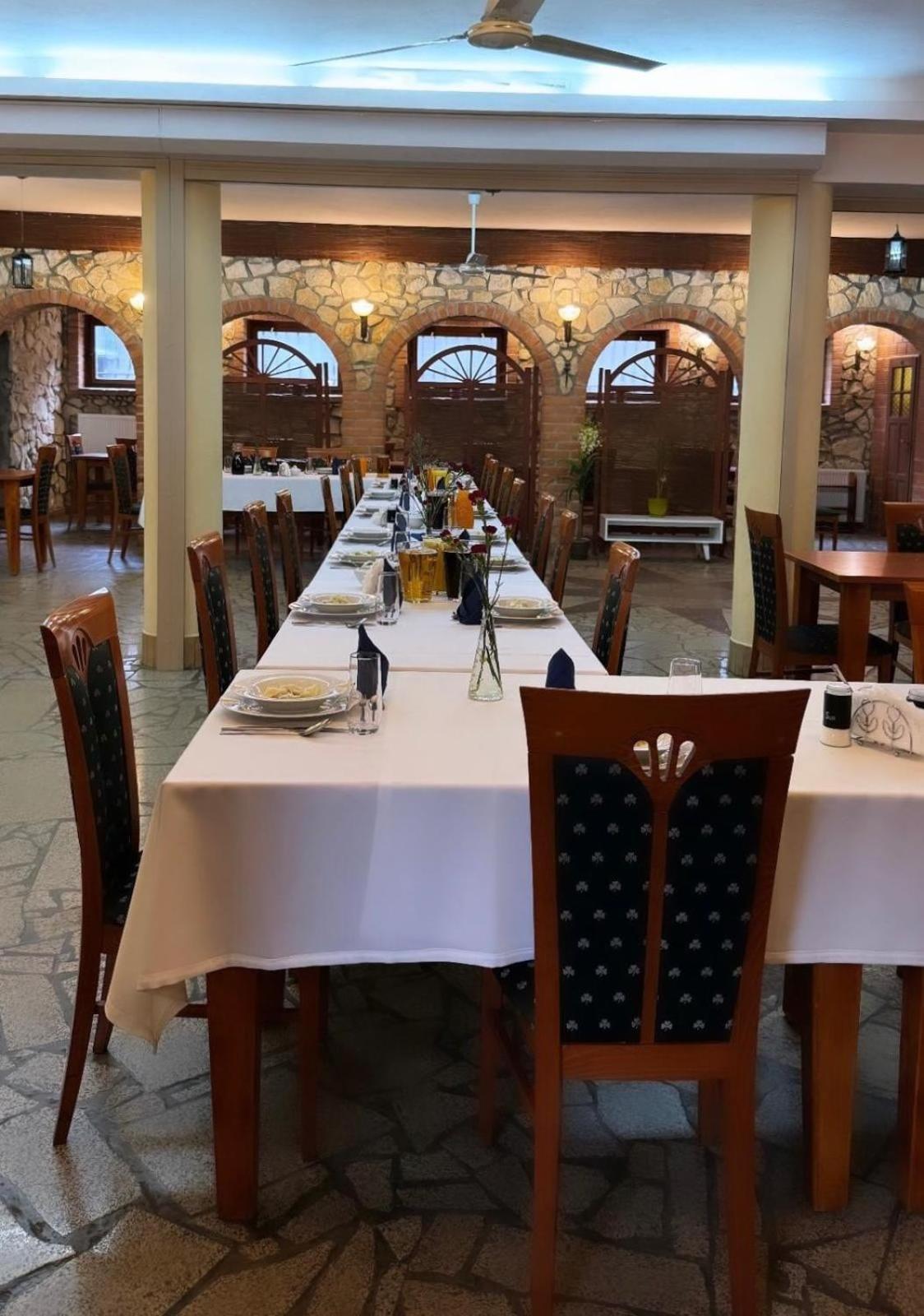 Powidz Lakeside Hotel & Restaurant מראה חיצוני תמונה